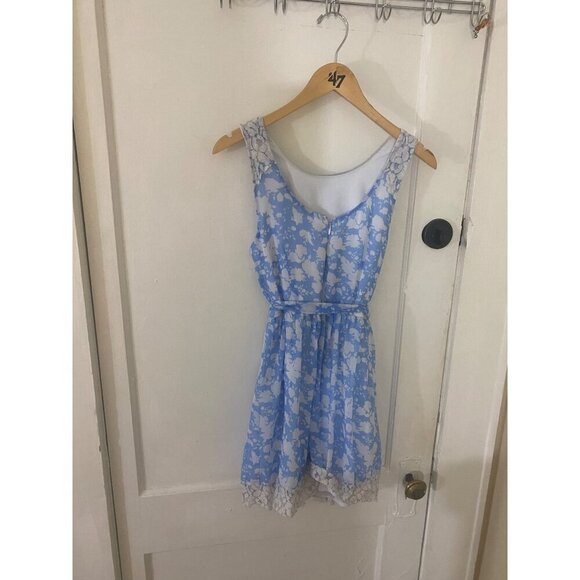 Disney Alice Through The Looking Glass Blue Lace Floral Dress - Medium - Picture 4 of 16